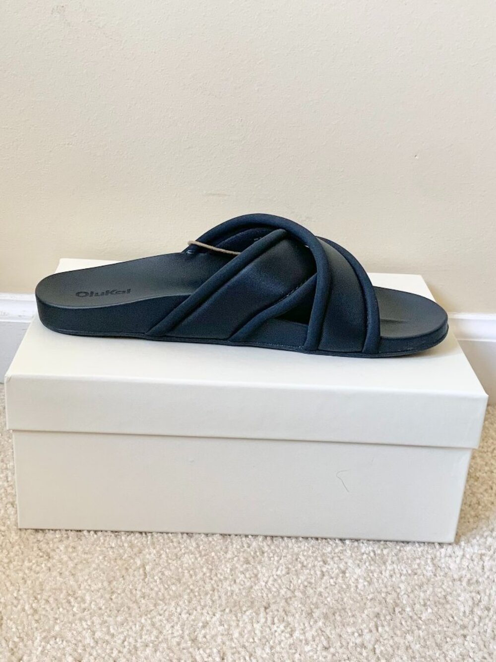 NWT Olukai Ani Black Water Resistant Crisscross Slide Sandals, Size 9 - Picture 5 of 11